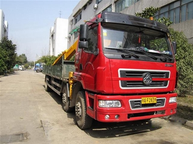 25 tons truck mounted crane